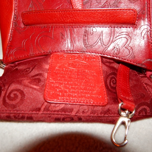 "HOGAN"  red  heart bag - Picture 4 of 4
